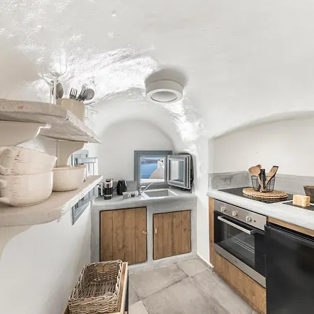 Yposkafo Jacuzzi House