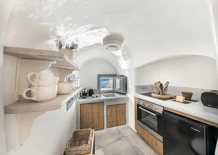 Yposkafo Jacuzzi House